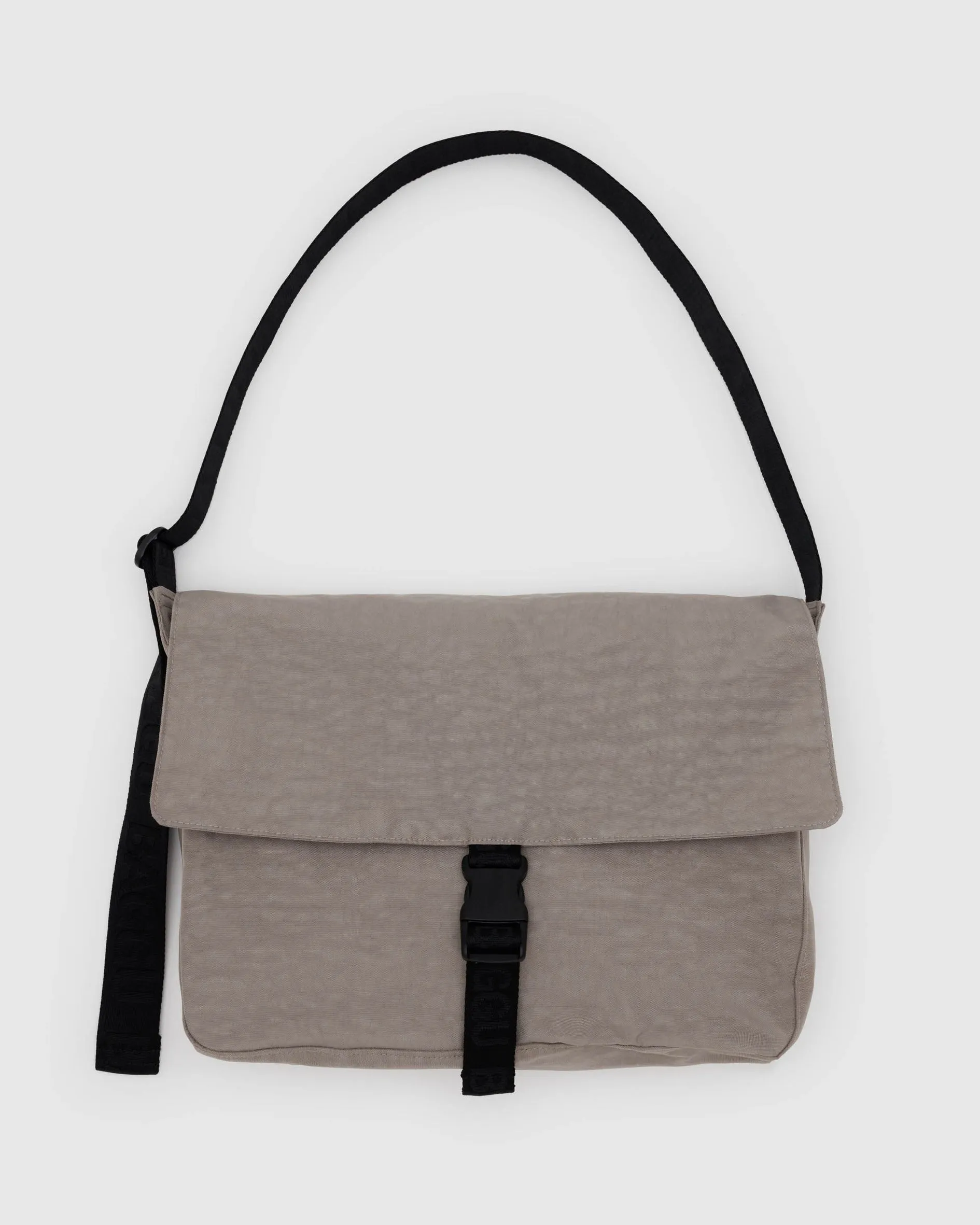 BAGGU Nylon Messenger Bag