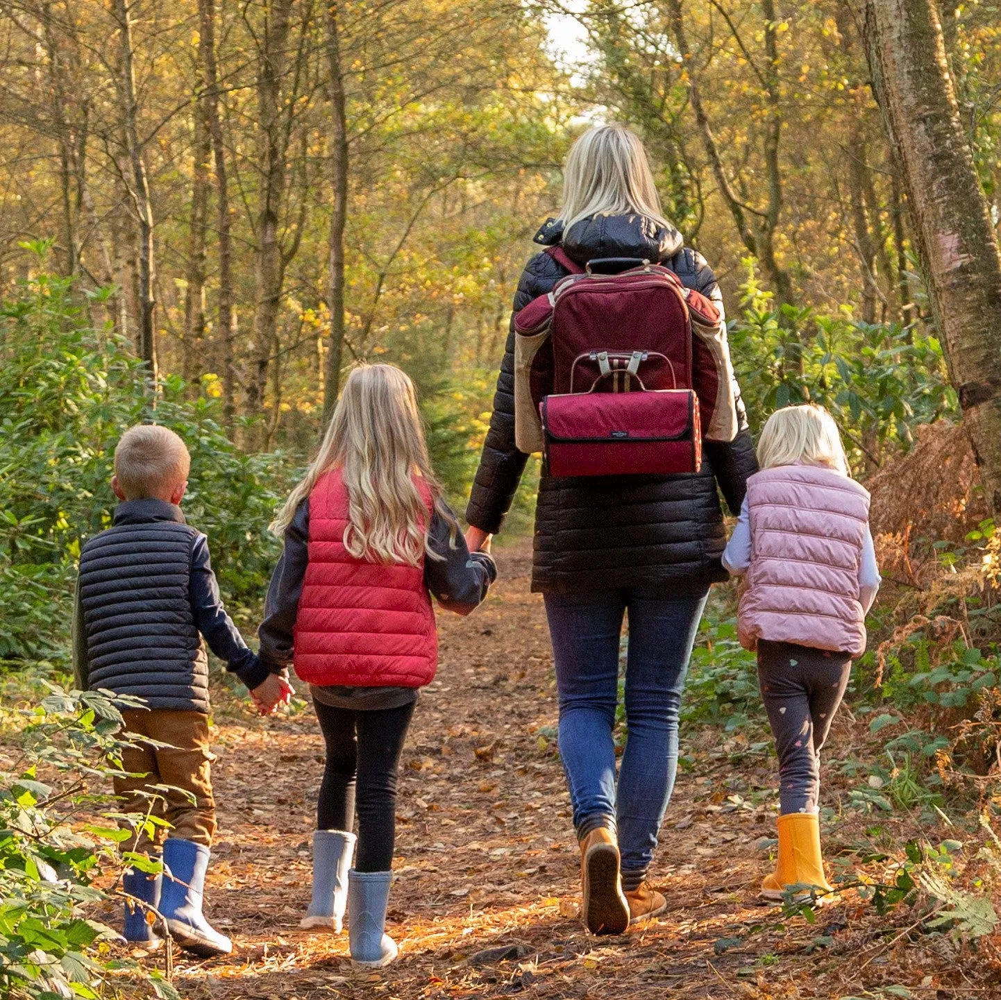 Deluxe Picnic Backpack Hamper for Four People with Matching Picnic Blanket