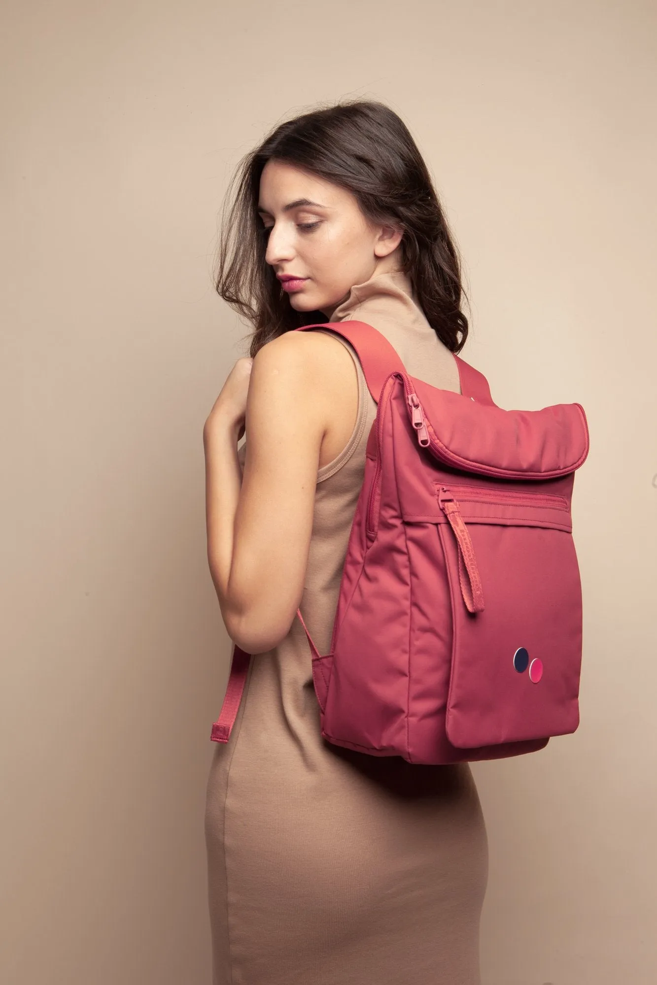 klak backpack blur red